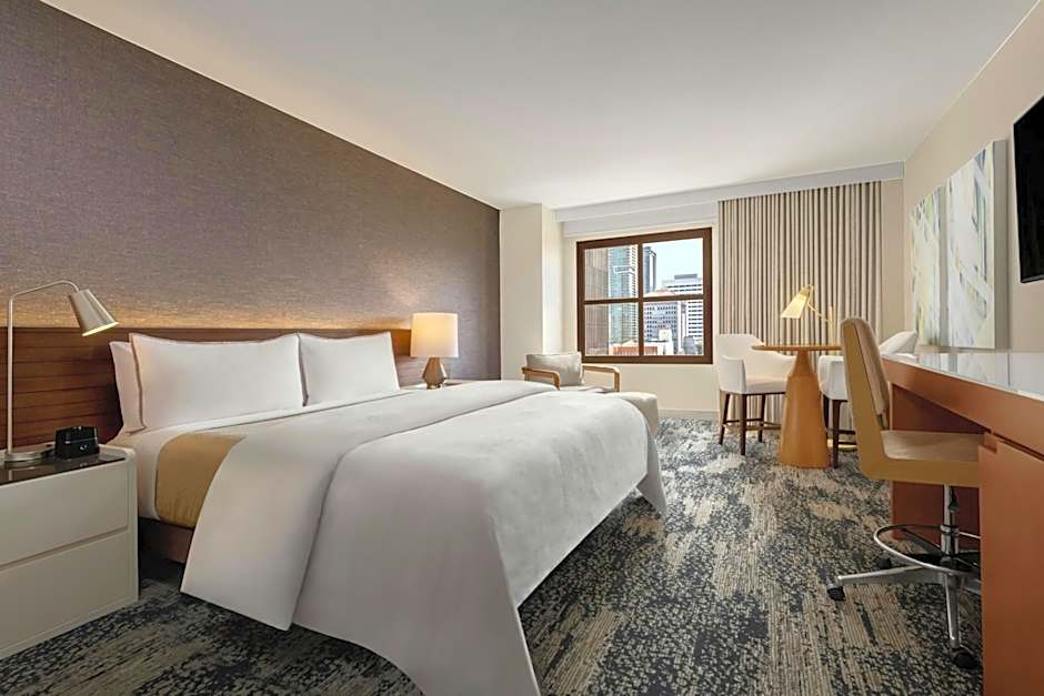 Photo 1 of 9 of Deluxe 1 King Bed Guestroom