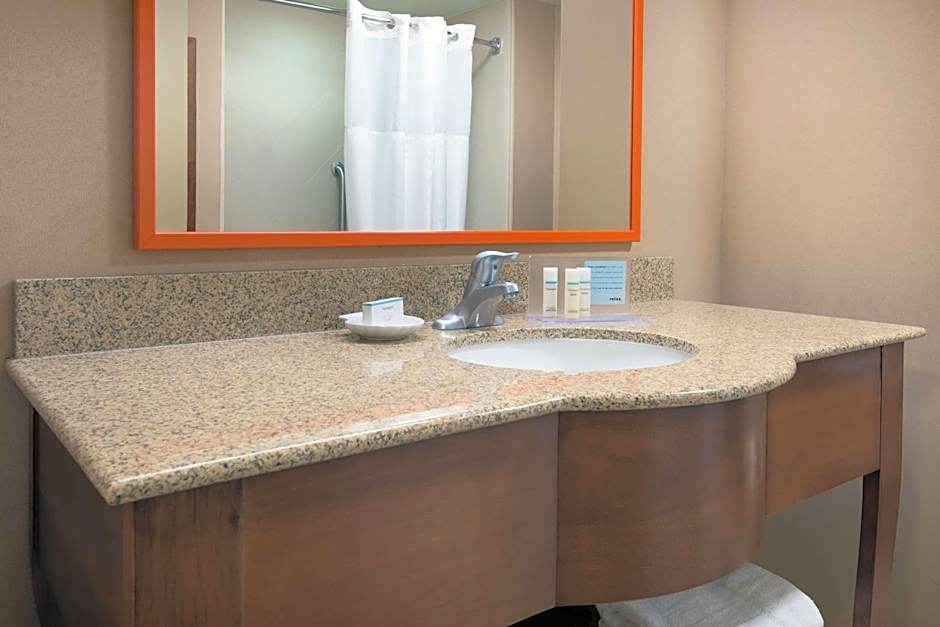 Hampton Inn By Hilton Springfield South Enfield