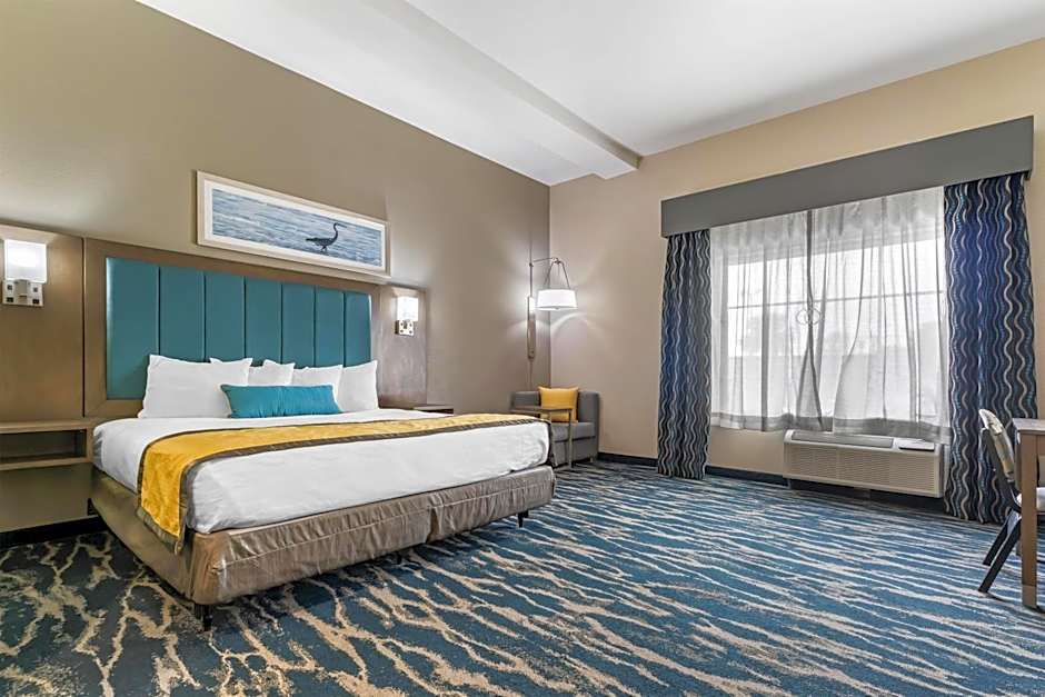 Photo 1 of 5 of 1 King Bed, Accessible, Roll in Shower