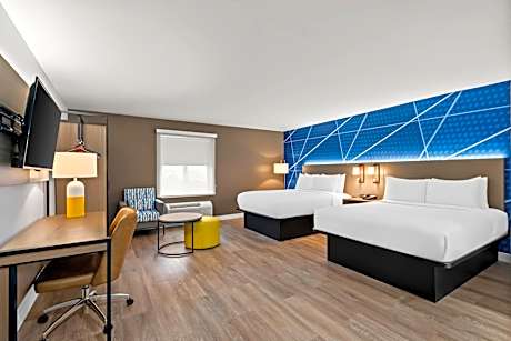 2 Queen Beds Suite Nonsmoking