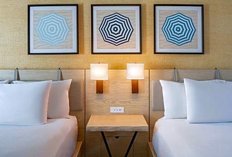 Queen Room with Two Queen Beds - Hearing Access