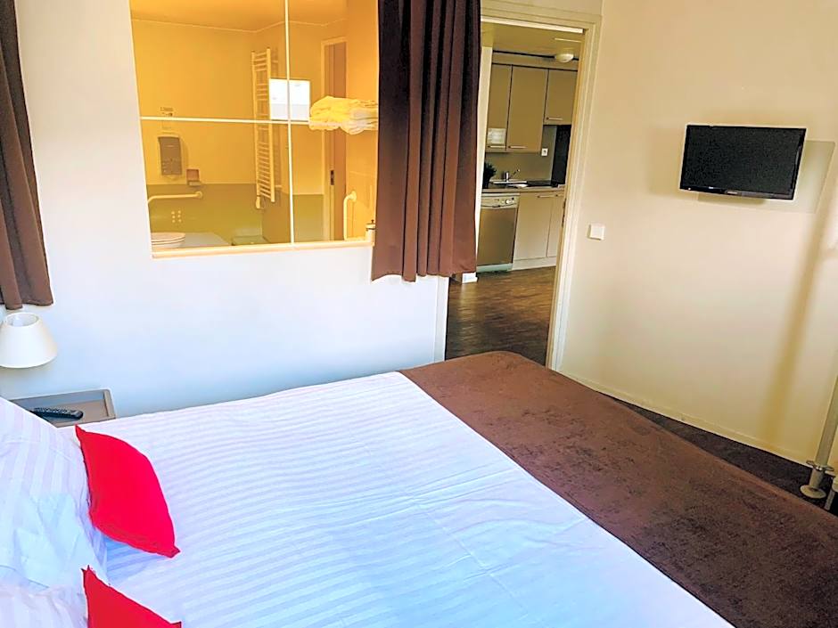 Standing Hotel Suites by Actisource