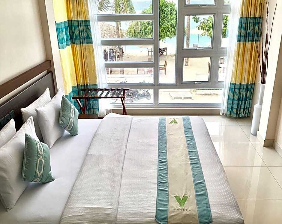 The White Harp Beach Hotel