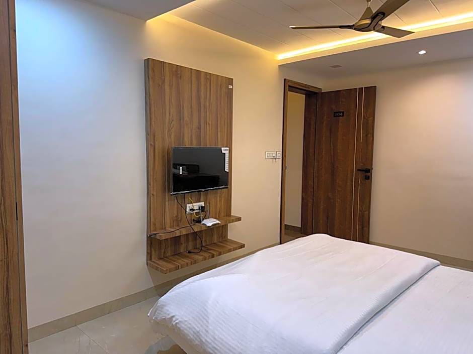 Hotel Atithi Inn Akluj