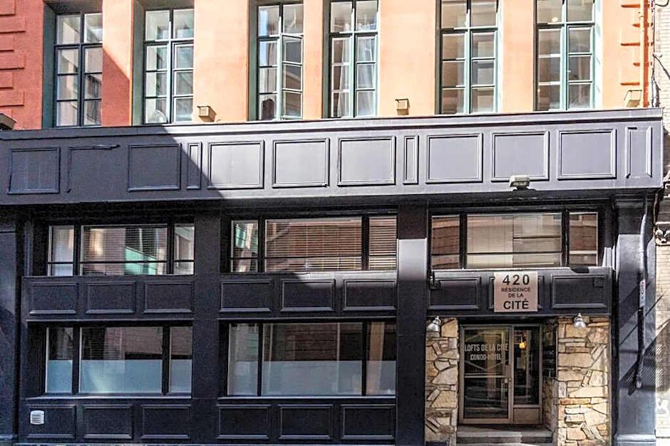 Initial / Aube / Québec