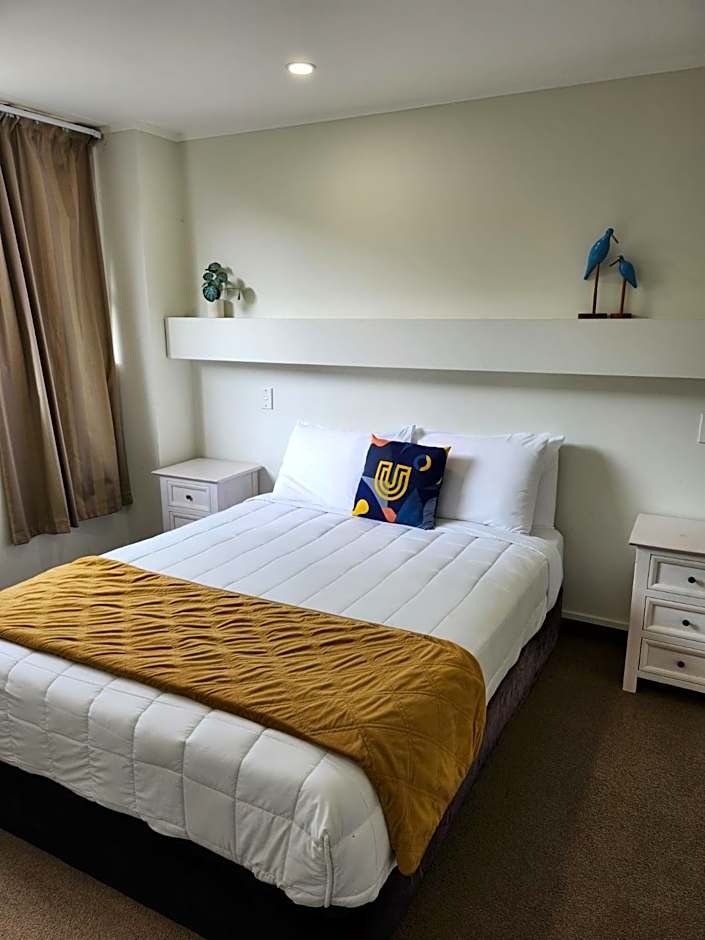 U Studios Paraparaumu Beach (formerly Copperfield Seaside Motel)