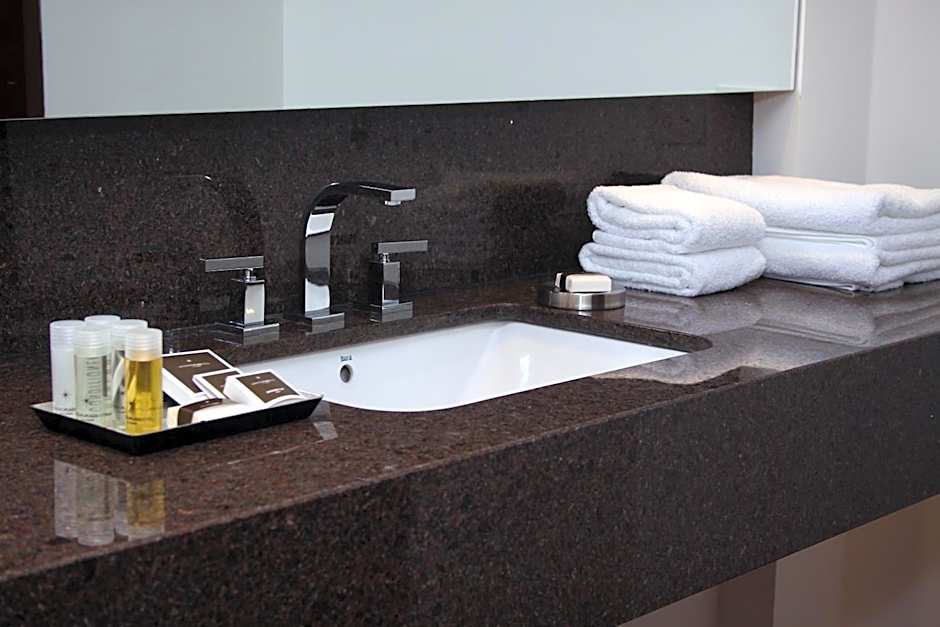 San Isidro Plaza Hotel