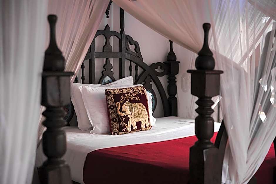 Tembo House Hotel
