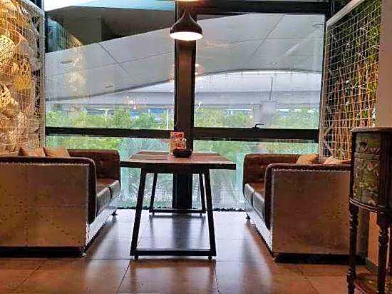 Jinyue Hotel (Guangzhou Baiyun Railway Station International Unit Branch)