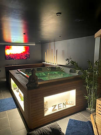 King Suite with Spa Bath