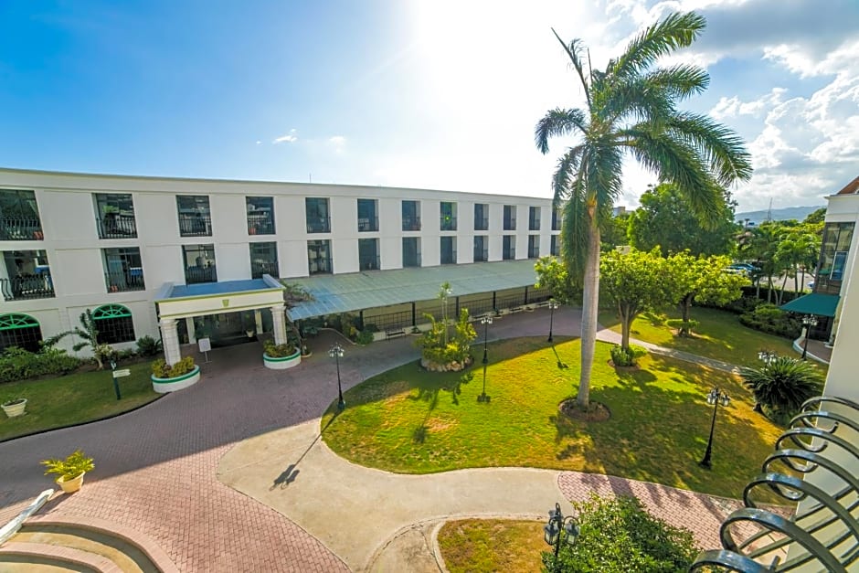 The Knutsford Court Hotel