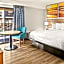 Days Inn & Suites by Wyndham Artesia
