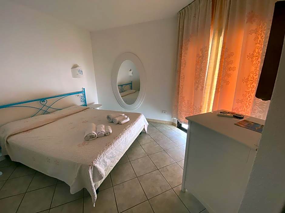 Photo 1 of 5 of Double Room