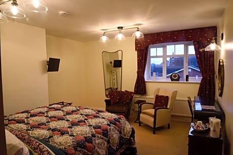 Double Room with Private Bathroom