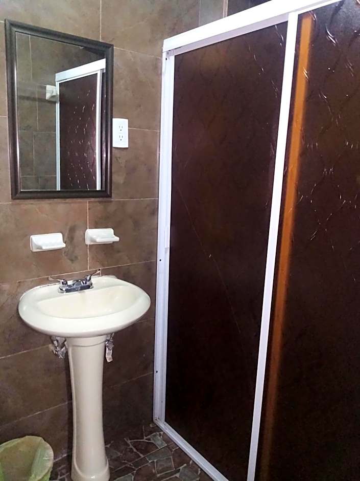 POSAD FAMILIAR EL PARAiSO