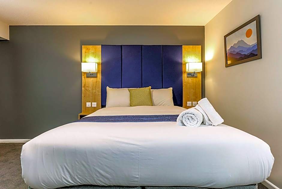 Days Inn by Wyndham Warwick North M40