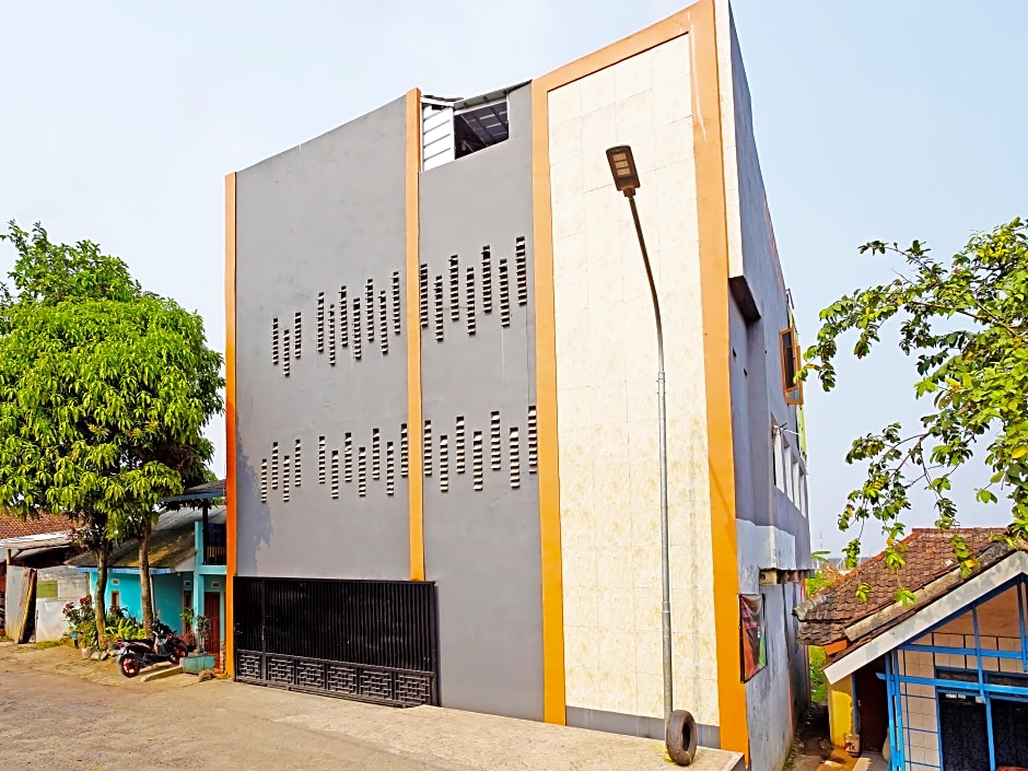 Spot On 91557 Biring Residence 