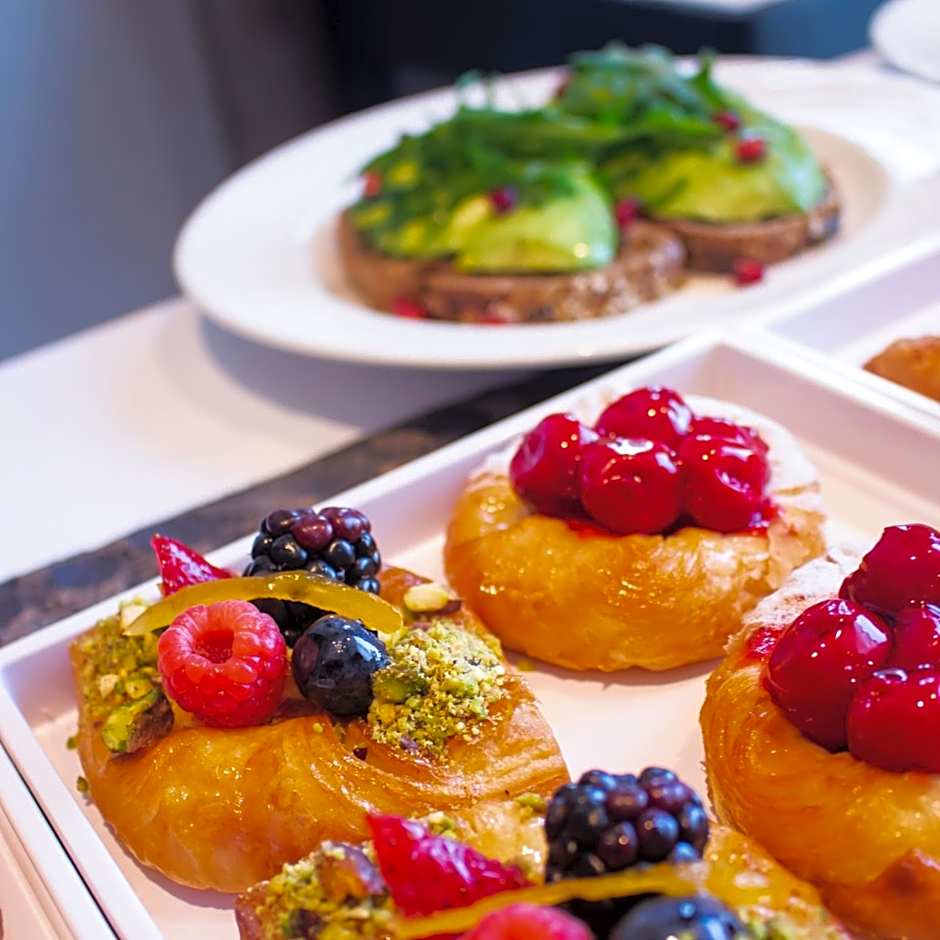 Taj Jumeirah Lakes Towers