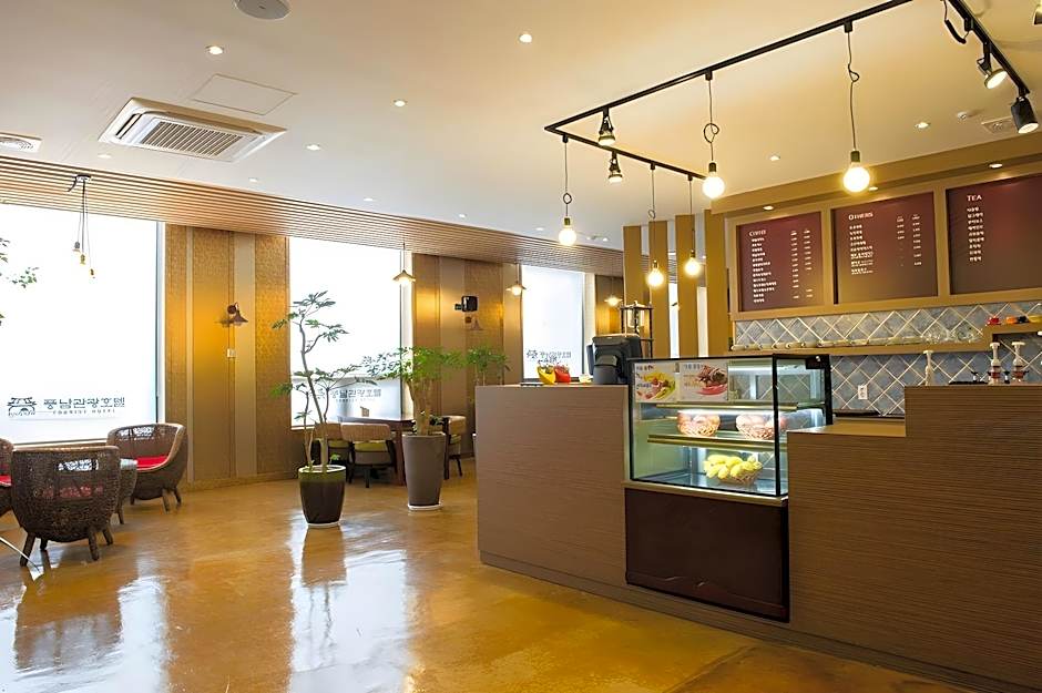 Pungnam Tourist Hotel