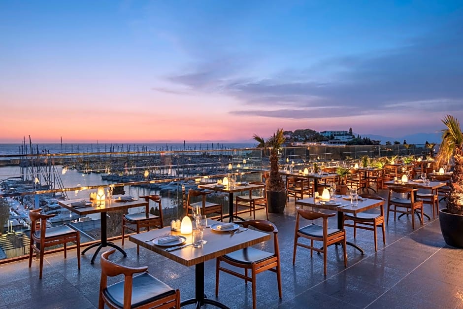 DoubleTree By Hilton Kusadasi