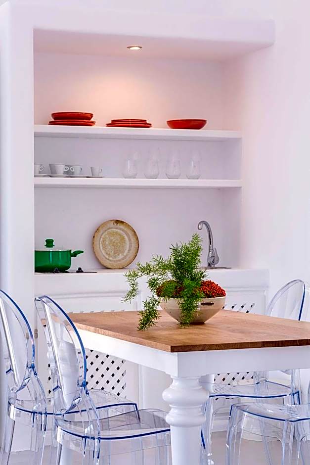 Skyfall Suites - Adults Only