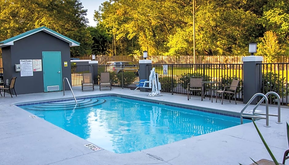 Best Western Plus Blue Angel Inn