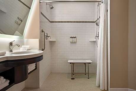 Queen Room with Accessible Roll In Shower - Non-Smoking