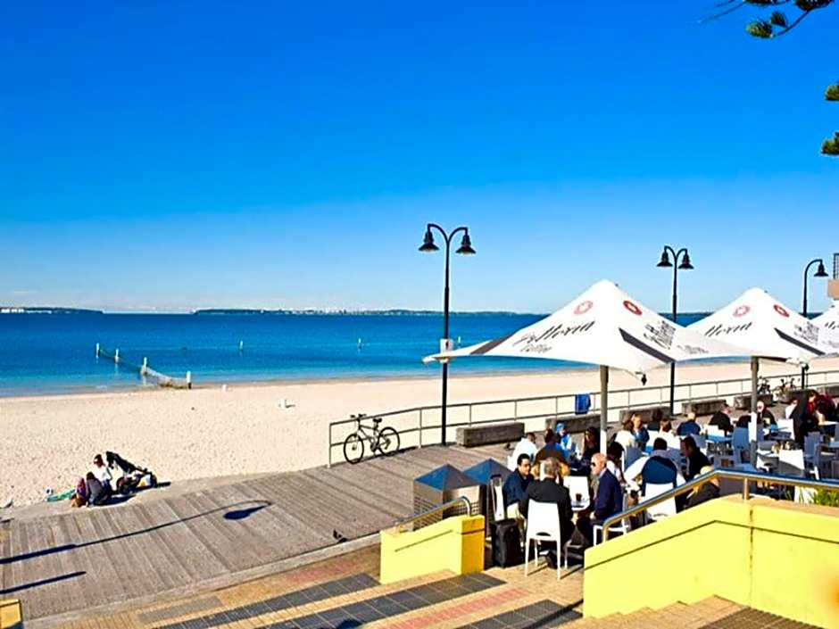 Hotel Style Monterey Guest Studio near Hospitals, Beach and Airport