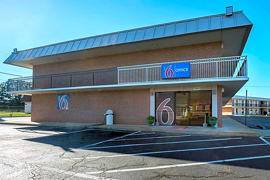 Studio 6 Suites Perry, GA
