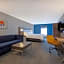 Holiday Inn Express & Suites Kansas City KU Medical Center By IHG