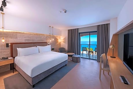 Corner Deluxe King Room with Sea View