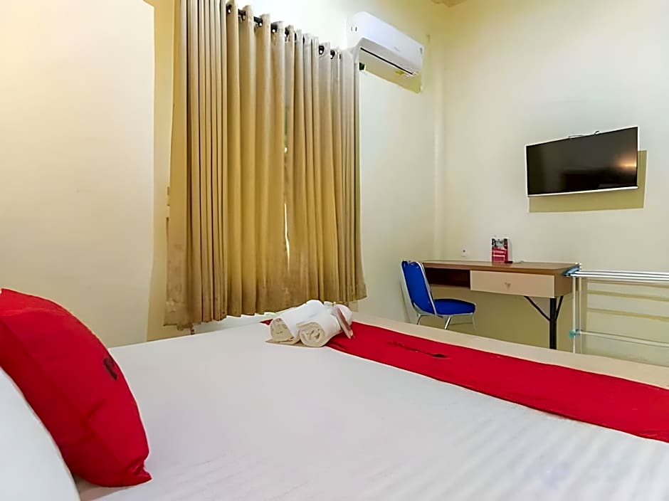 RedDoorz Syariah near Transmart Jambi 2