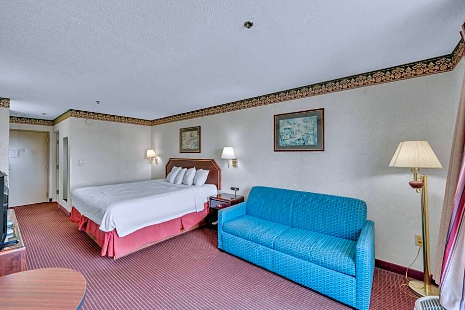 Gray Inn & Suites