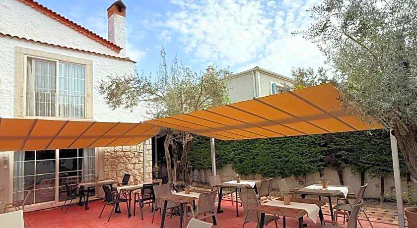 Rebetiko Hotel                                                             