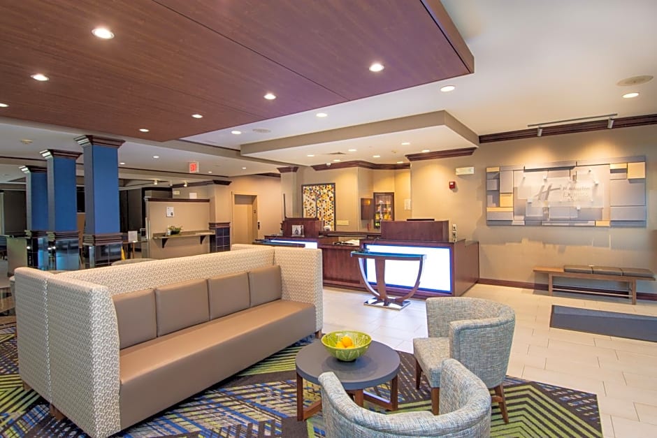Holiday Inn Express and Suites Springfield Medical District By IHG