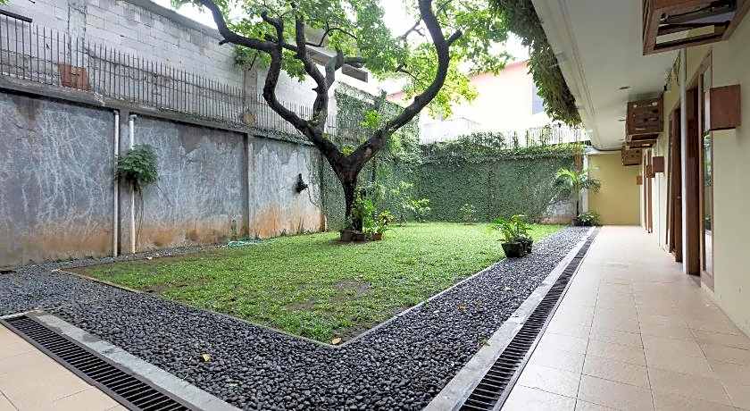 RedDoorz Plus near Cilandak Town Square 2