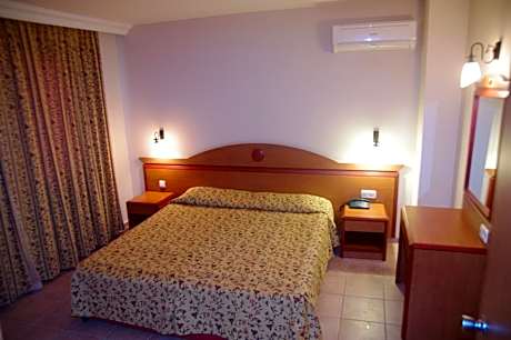 Family Suite (5 Adults)