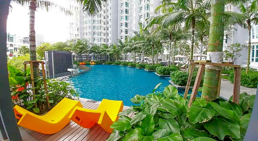 Holi 1Medini Suites Legoland