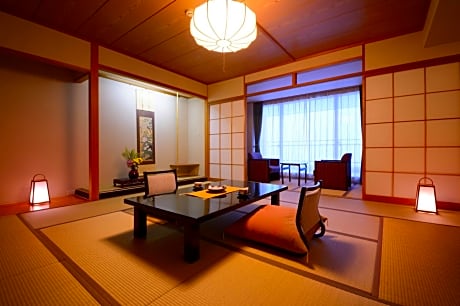 Japanese-Style Quadruple Room with Sea View