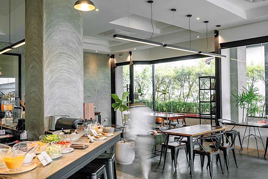 S 2 Modern Boutique Hotel