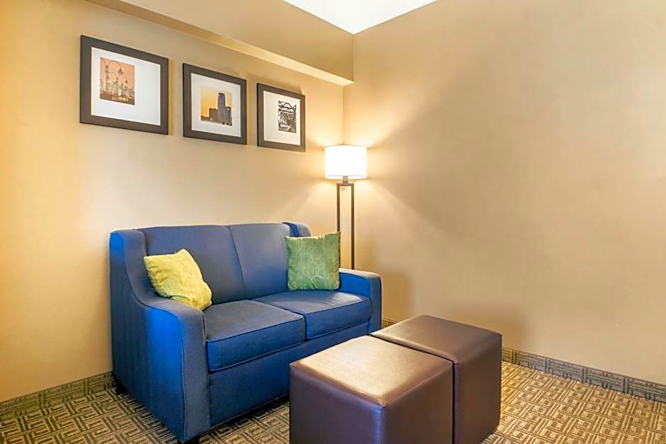 Comfort Suites At Woodbridge