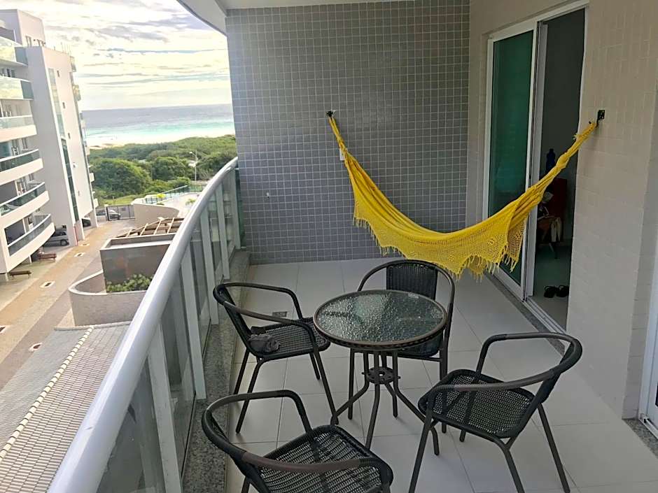 Apartamento aconchegante vista mar e piscina em cond de Arraial do Cabo