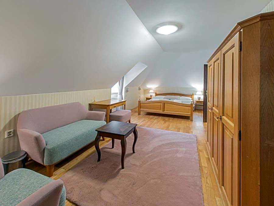 Hotel Salamander - Garni