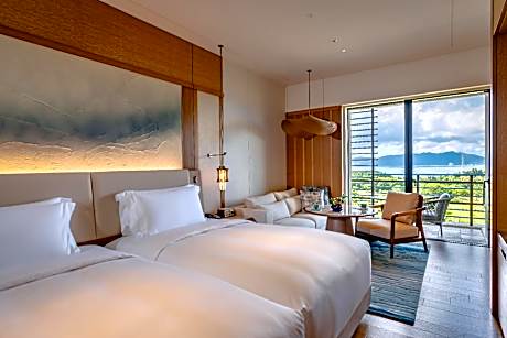 Bay Deluxe King, Guest room, 1 King, Ocean view, High floor, Balcony