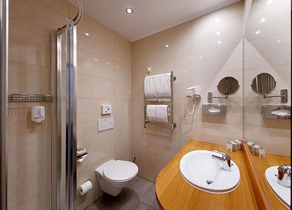 Continental Hotel-Pension