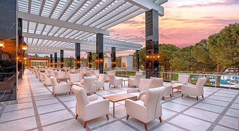 Dobedan World Palace