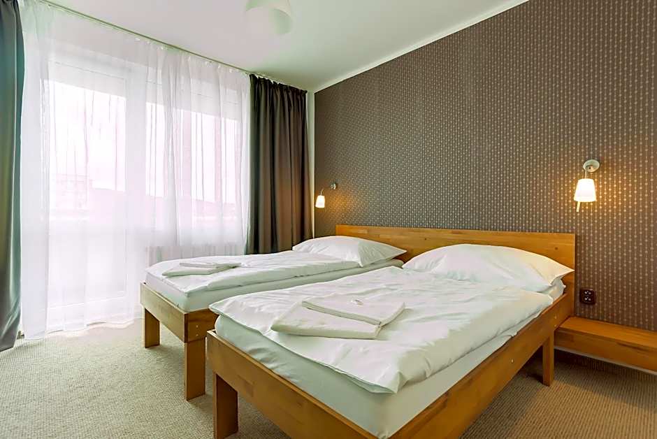 Photo 1 of 6 of 1 Double Bed or 2 Beds