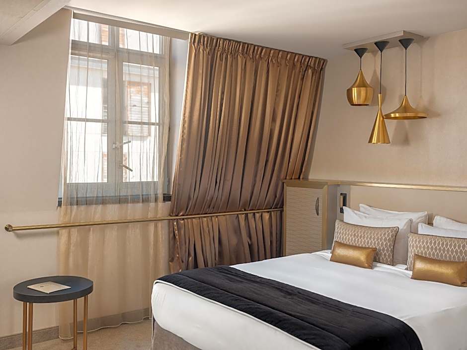 Niepce Paris, Curio Collection By Hilton