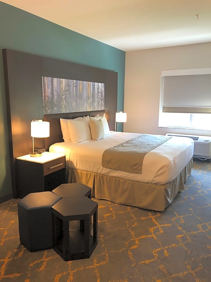 Best Western Plus Isanti