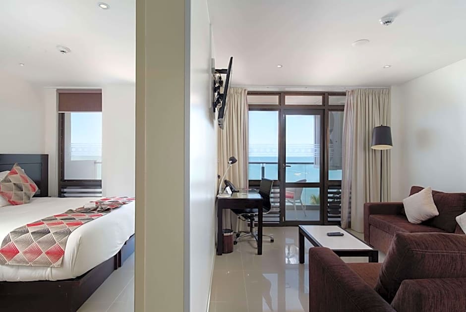 Ramada Suites by Wyndham Wailoaloa Beach Fiji